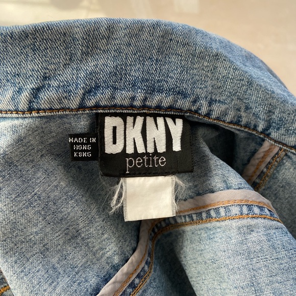 Vintage DKNY cropped denim jacket - Picture 4 of 4